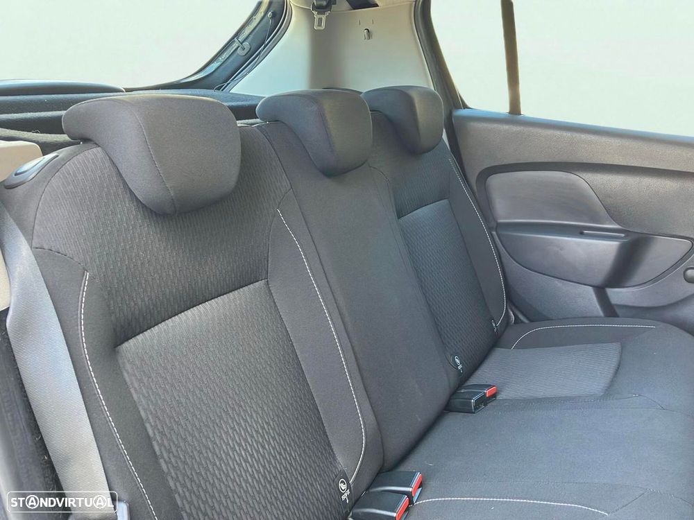 Dacia Sandero 1.0 SCe Pack — fotografia 16