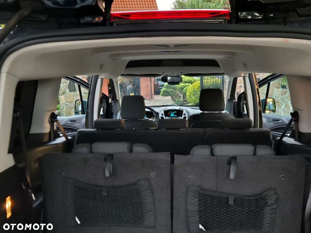 Ford Tourneo Connect Grand - 32