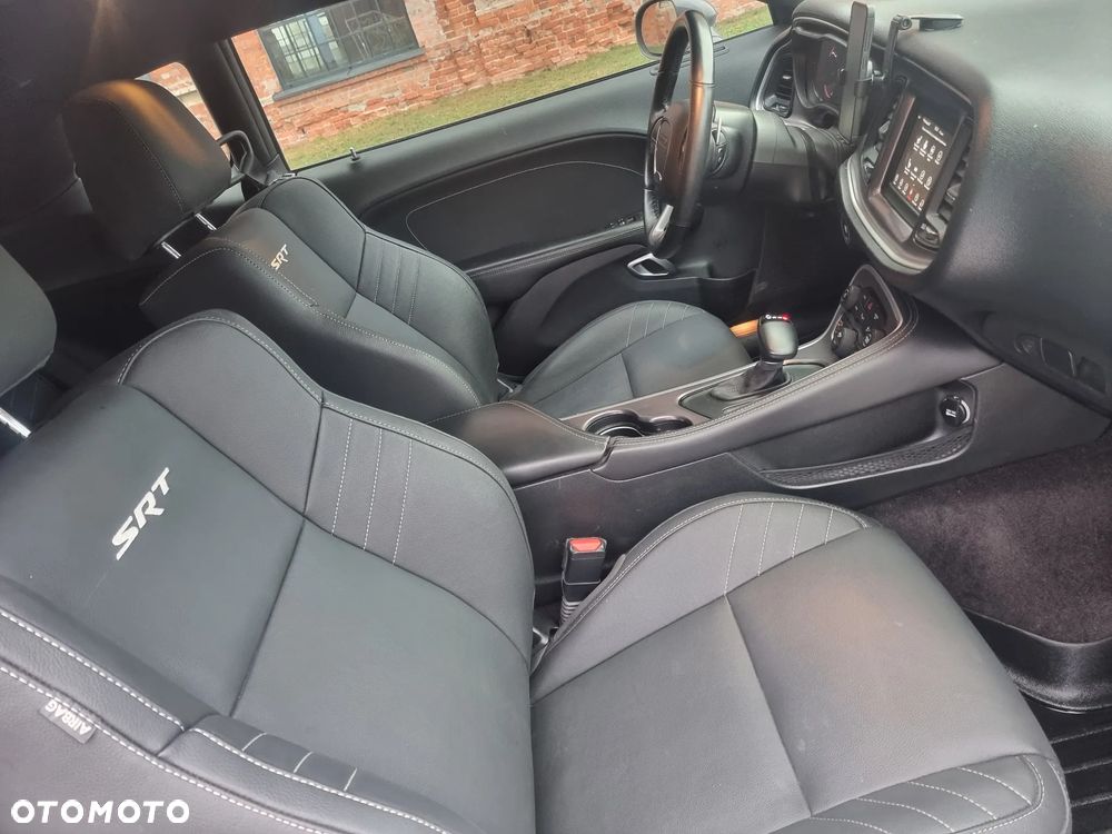 Dodge Challenger - 6