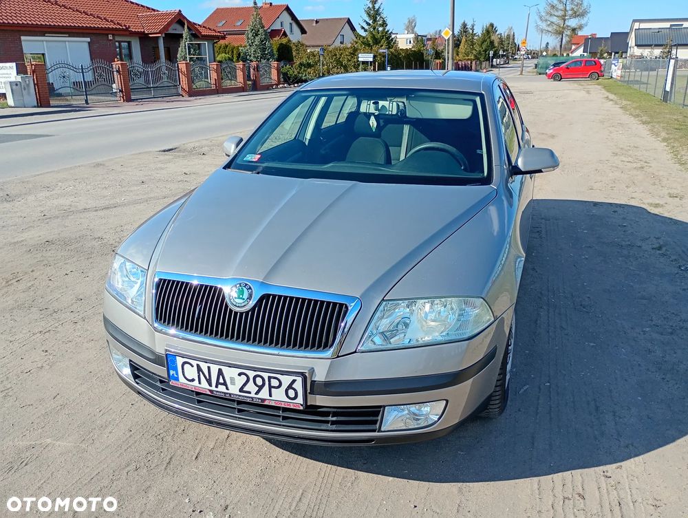 Skoda Octavia 1.6 Ambiente - 1