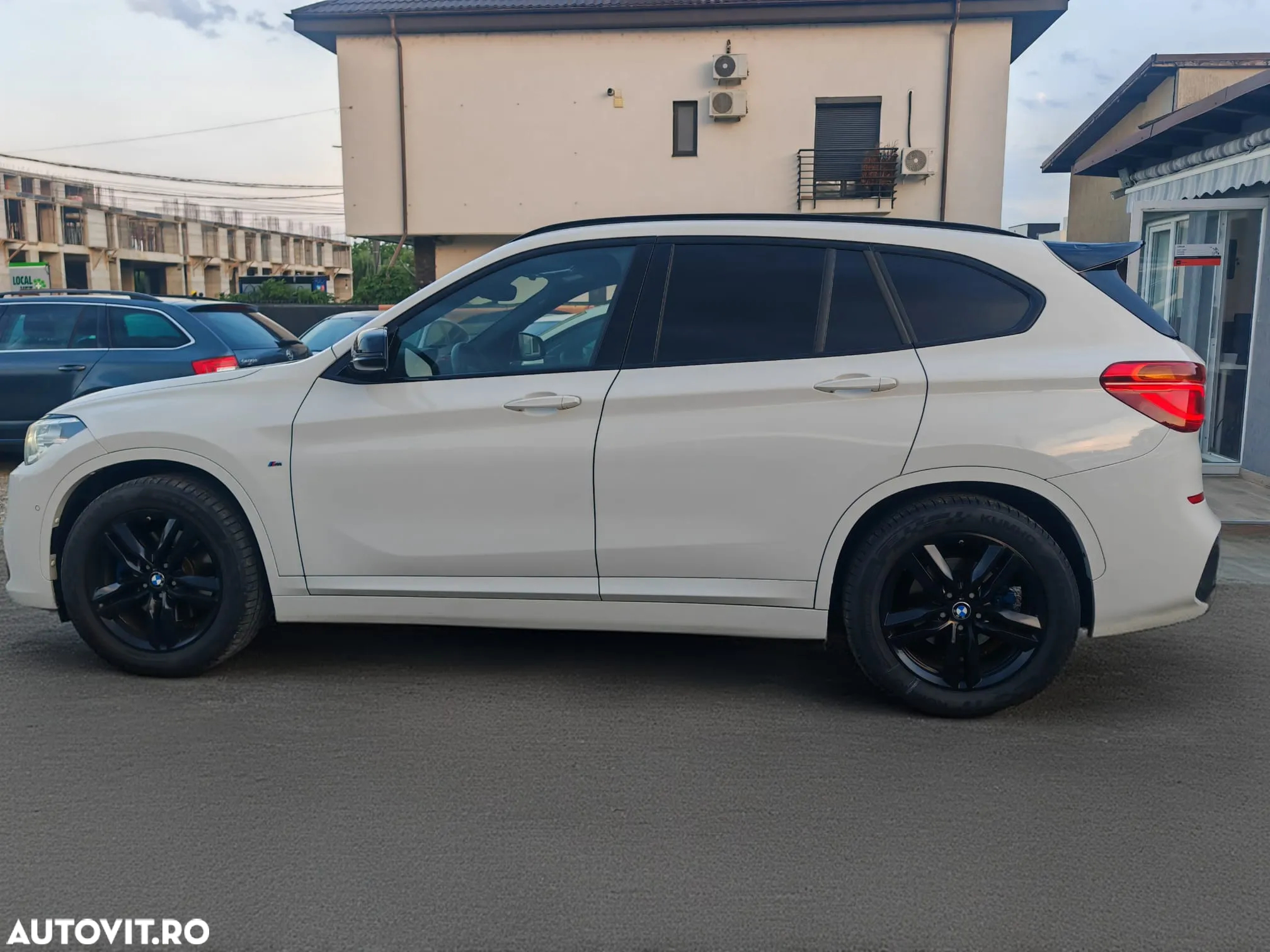 BMW X1 xDrive20i AT M Sport - 26