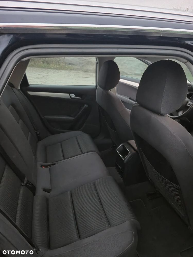 Audi A4 Avant 2.0 TDI DPF Ambiente - 6