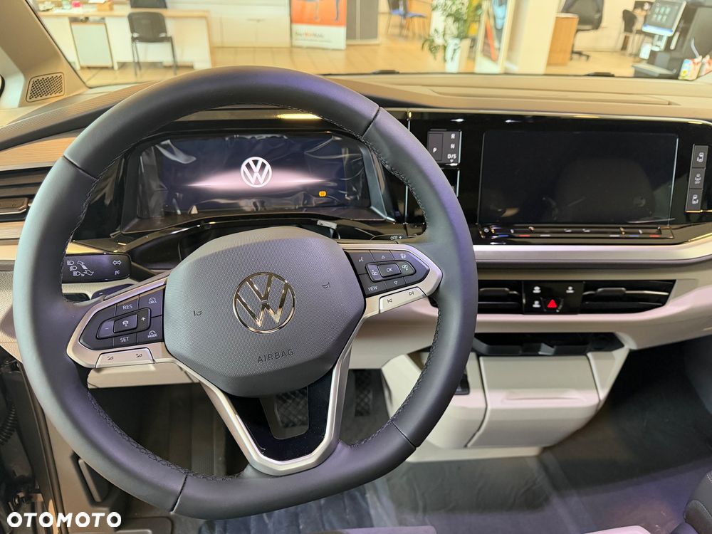 Volkswagen Multivan - 11