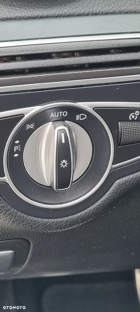Mercedes-Benz Klasa C C-Klasse Cabrio Diesel AMG Line - 16