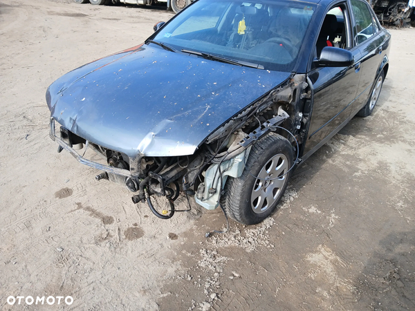 audi A4 B6 sedan LA fotel fotele kanapa deska kokpit podsufitka boczek boczki klamka podłokietnik