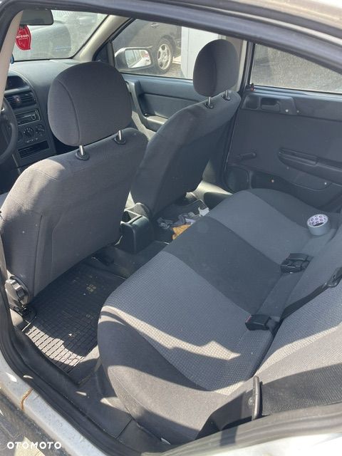 Opel Astra 1.6 - 9