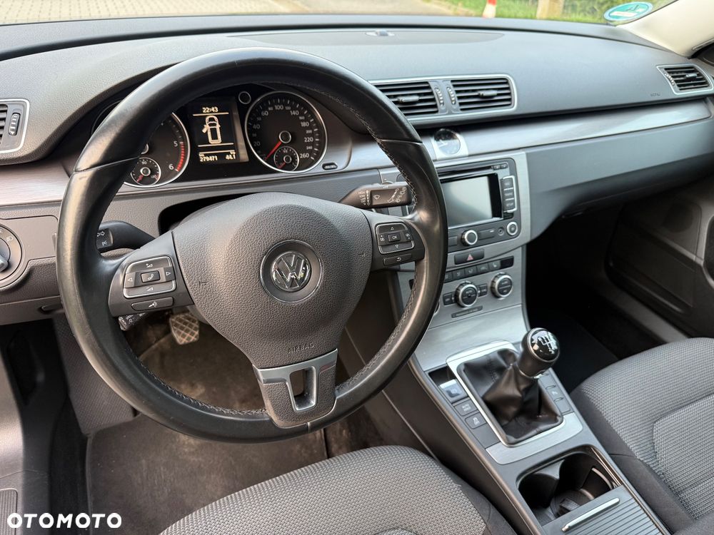 Volkswagen Passat 2.0 TDI DPF Highline - 15