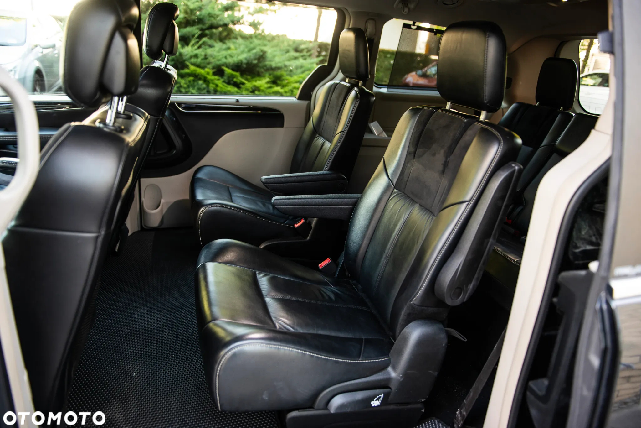 Chrysler Town & Country 3.6 Limited - 20