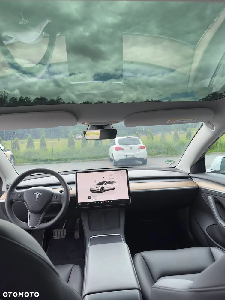 Tesla Model 3 - 10