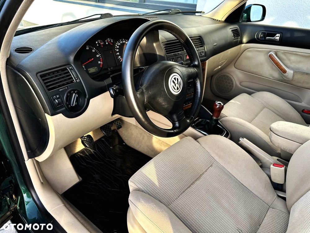 Volkswagen Bora Variant 2.3 V5 - 7