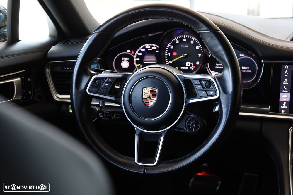 Porsche Panamera Sport Turismo - 21