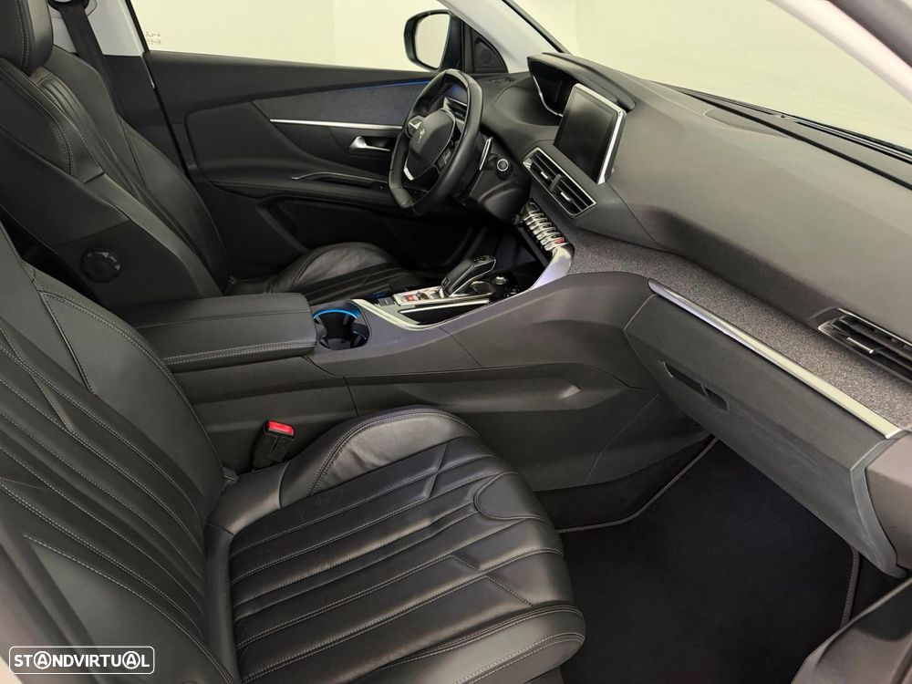 Peugeot 3008 1.2 PureTech Allure EAT8 - 8