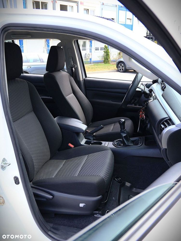 Toyota Hilux 2.4 D-4D Double Cab DLX 4x4 - 14
