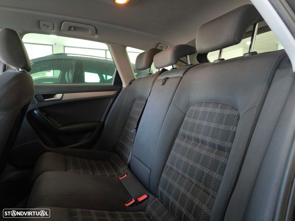 Audi A4 Avant 2.0 TDi Advance - 11