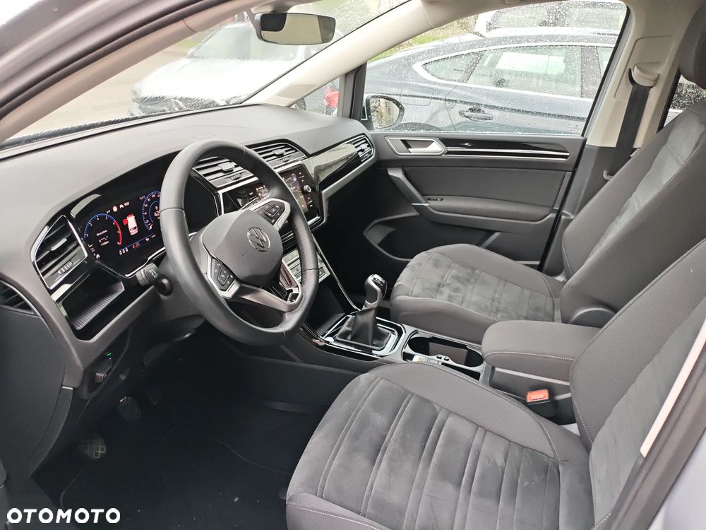 Volkswagen Touran 1.5 TSI ACT OPF Highline - 22