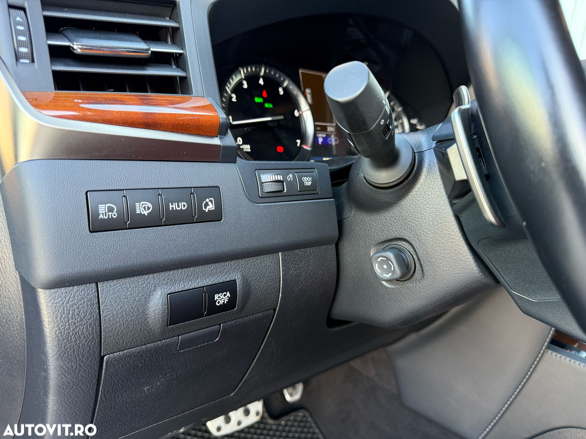 Lexus Seria LX - 22