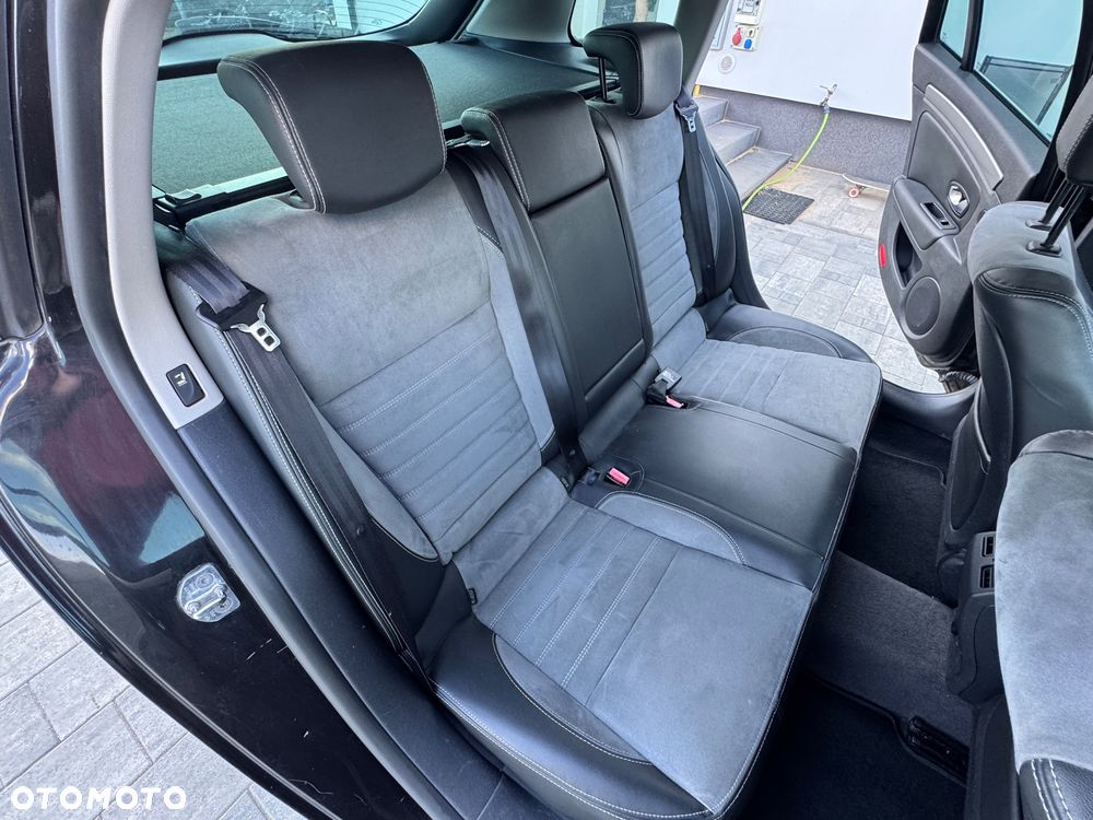 Renault Laguna 2.0 dCi FAP Initiale - 14