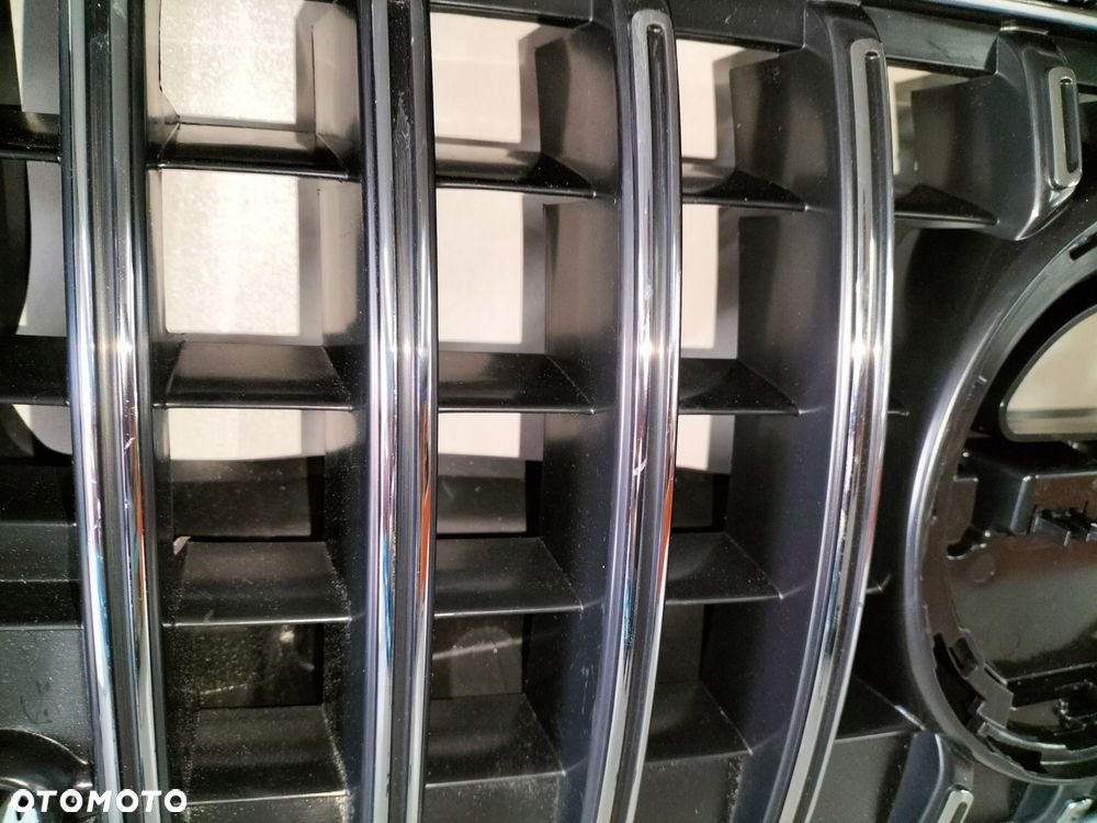 atrapa kratka mercedes e klasa w214 22- 63 amg - 6