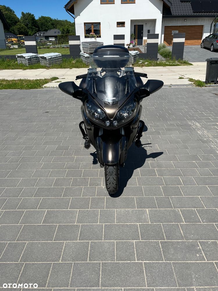 Kawasaki GTR - 3