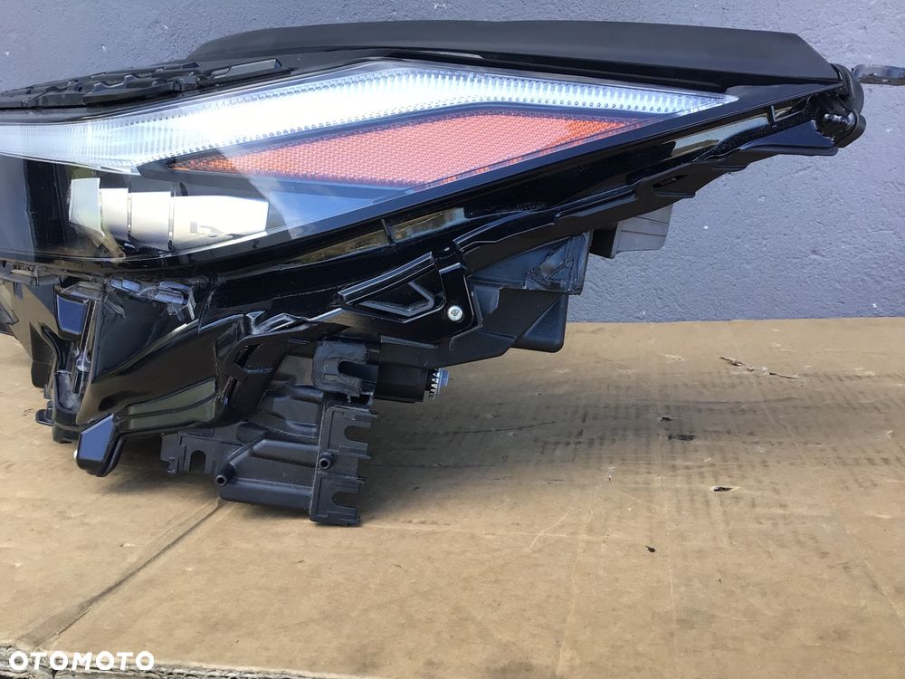 Lampa przednia lewa Toyota bz4x Full Led - 8