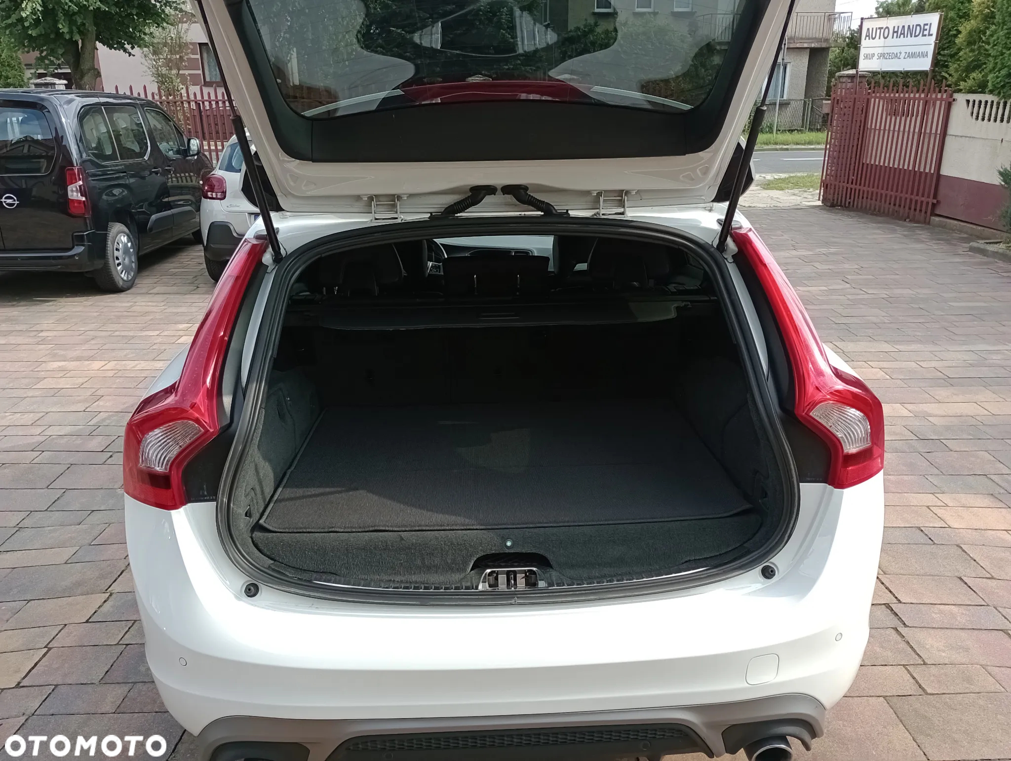 Volvo V60 D5 AWD R-Design Summum - 7