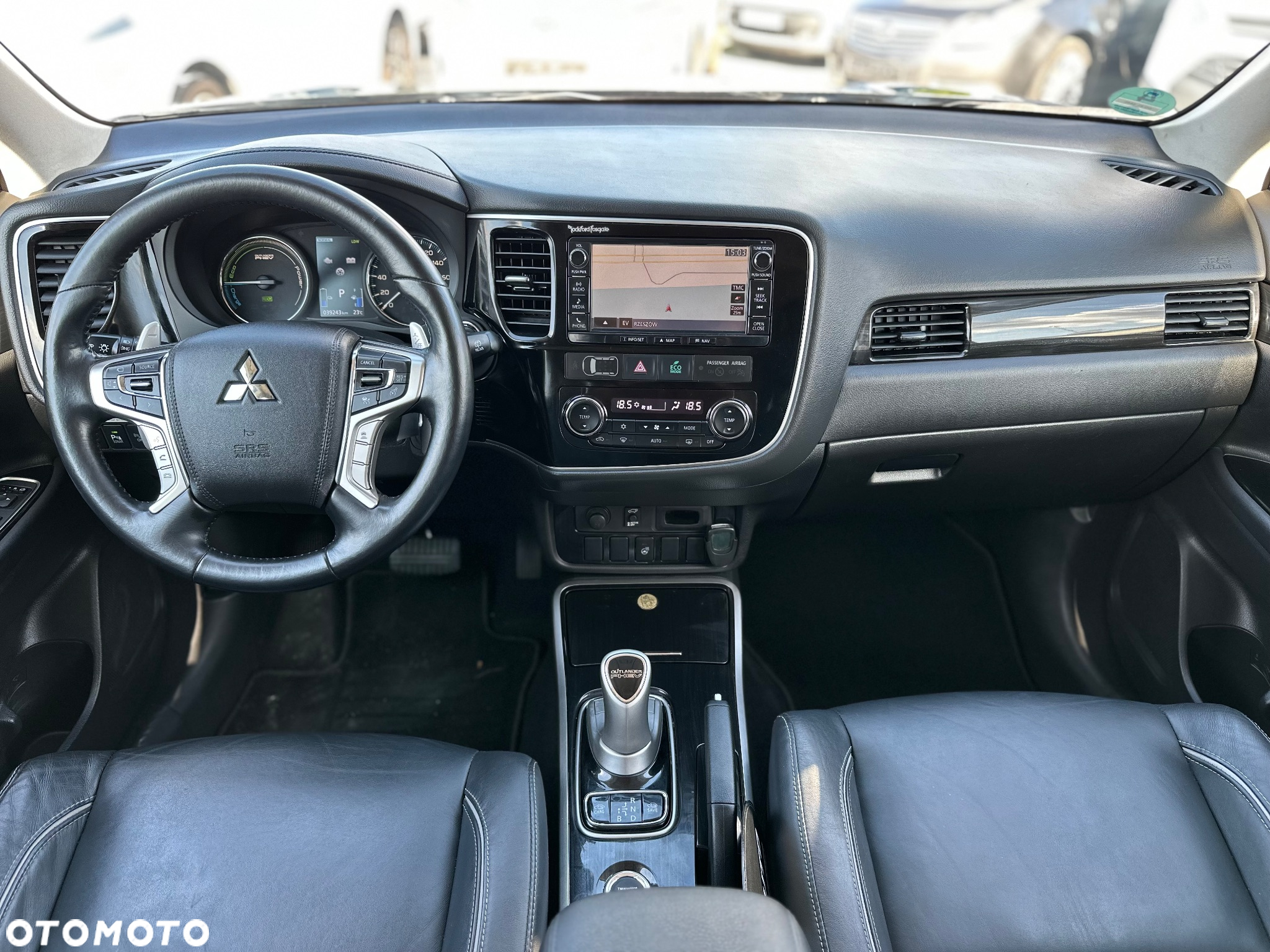 Mitsubishi Outlander 2.0 4WD Plug-In Hybrid Top - 14