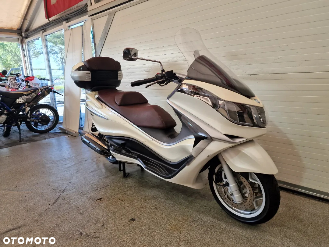 Piaggio X10 - 17