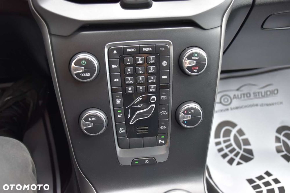 Volvo V40 T2 Geartronic Momentum - 16