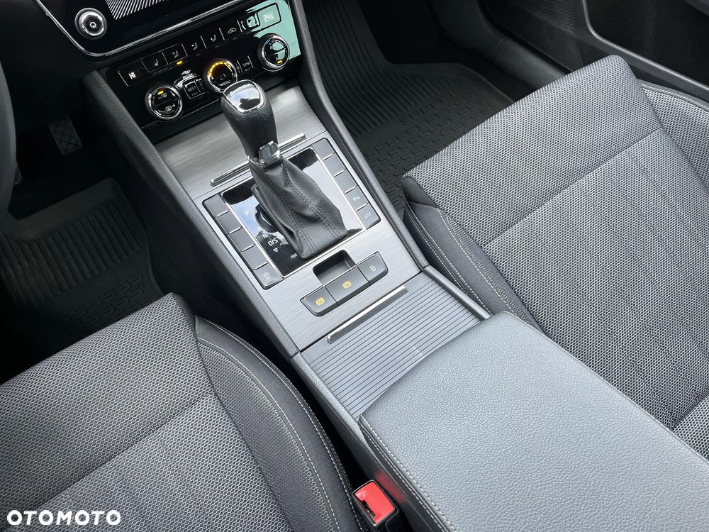 Skoda Superb 2.0 TDI DSG Style - 15