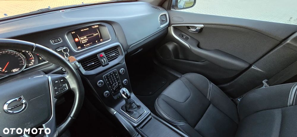 Volvo V40 D2 Geartronic Momentum - 37