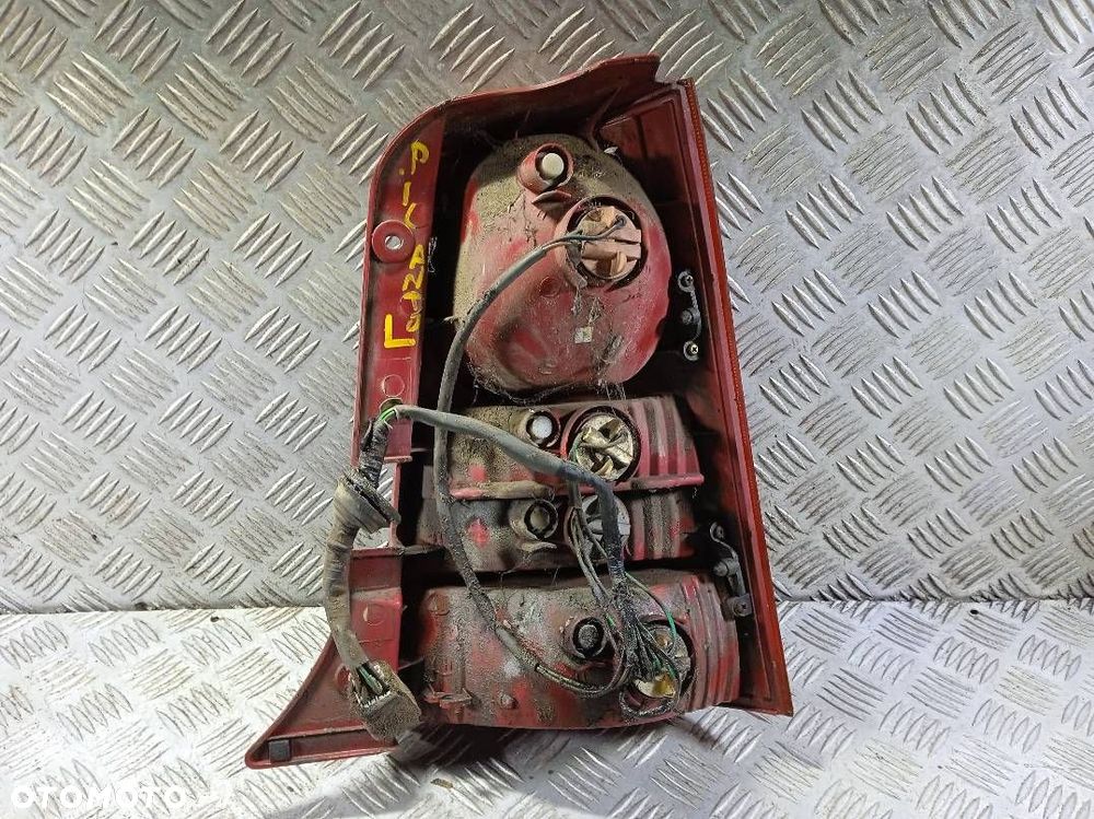 LAMPA LEWA TYLNA KIA PICANTO - 2