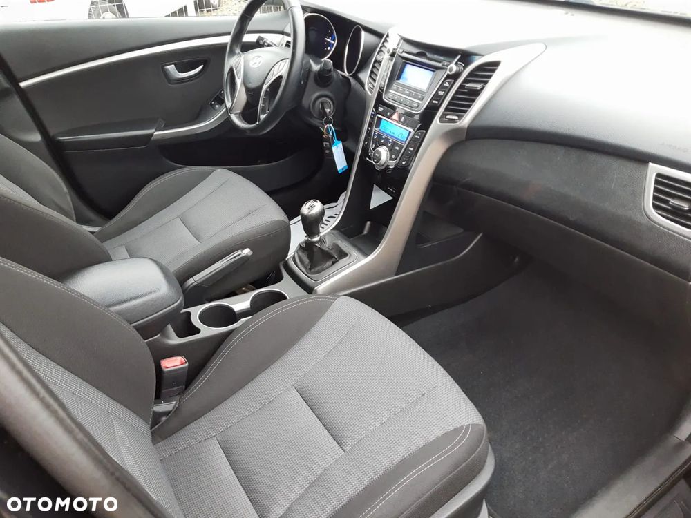 Hyundai i30 i30cw 1.6 CRDi Fifa World Cup Edition - 8