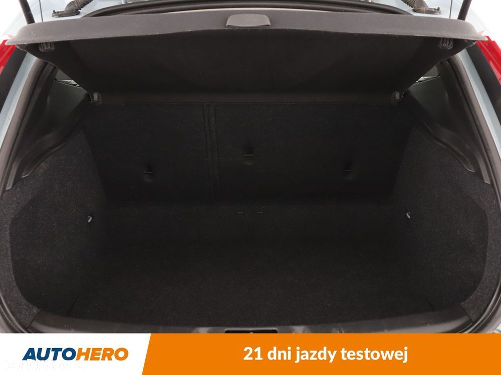 Volvo V40 - 17