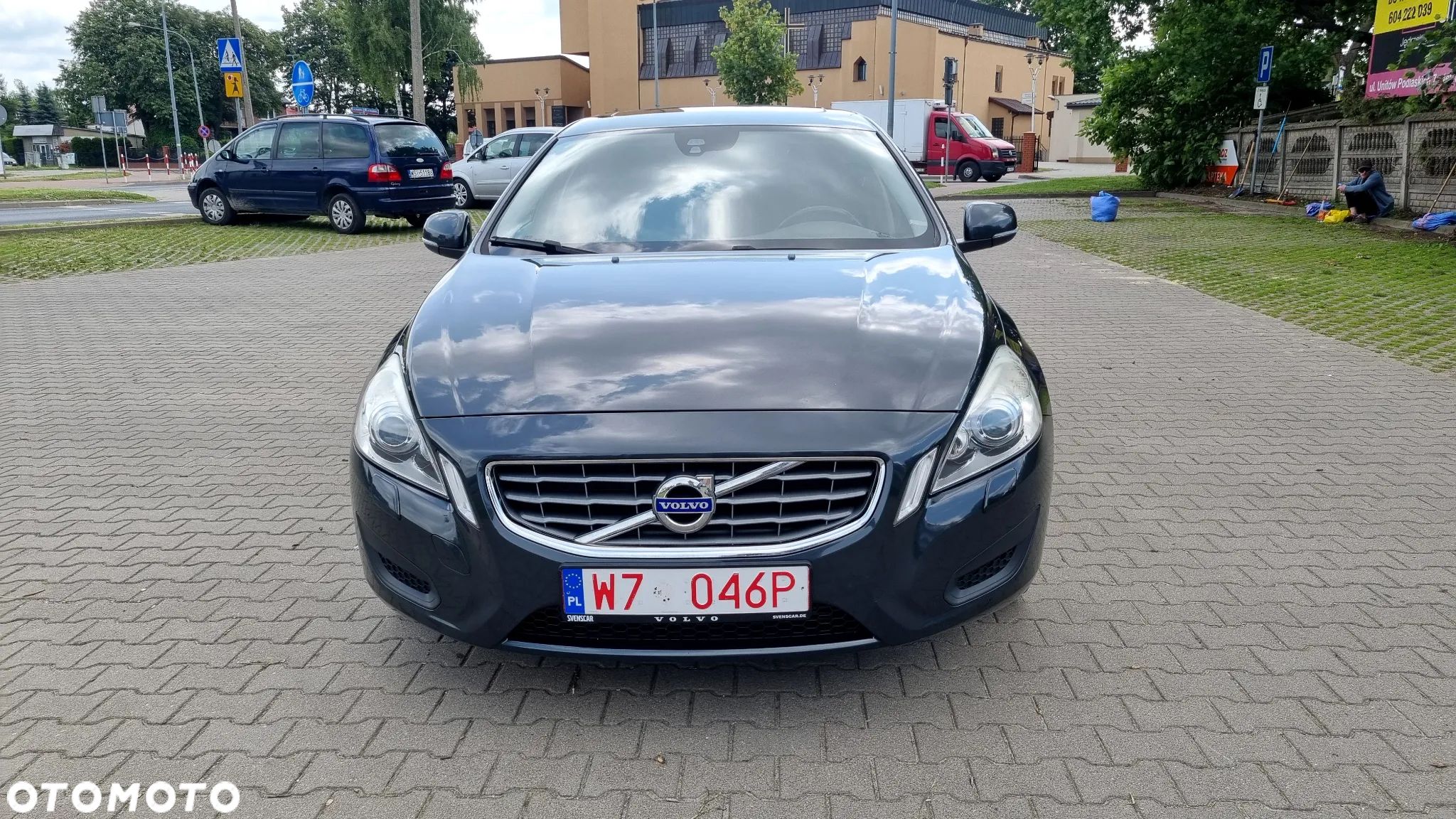 Volvo V60 D4 Momentum - 1