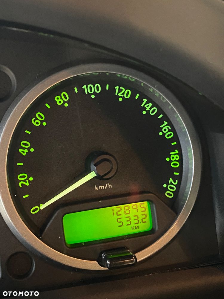 Land Rover Defender - 31