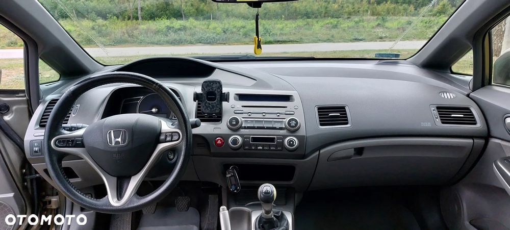 Honda Civic 1.8 Executive - 9