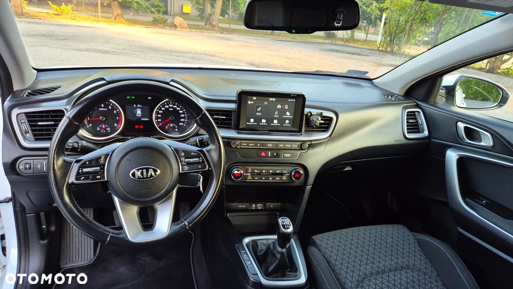 Kia Ceed - 21