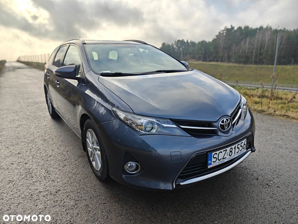 Toyota Auris 1.4 D-4D Premium Comfort - 28