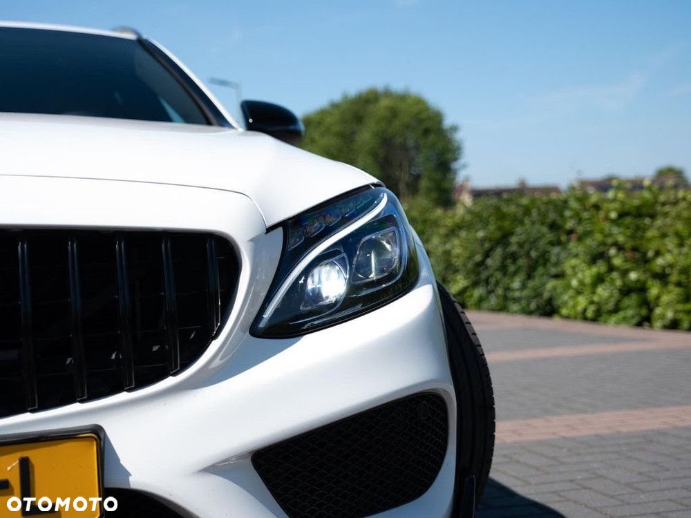 Mercedes-Benz Klasa C 450 AMG 4Matic 7G-TRONIC - 40