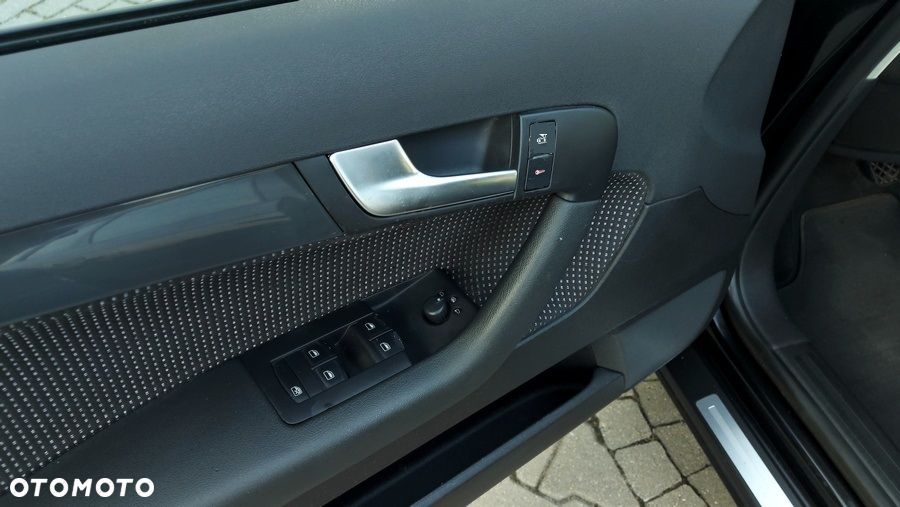 Audi A3 Sportback 2.0 TDI Ambiente - 23