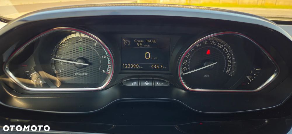 Peugeot 2008 1.5 BlueHDi GT Line S&S - 18