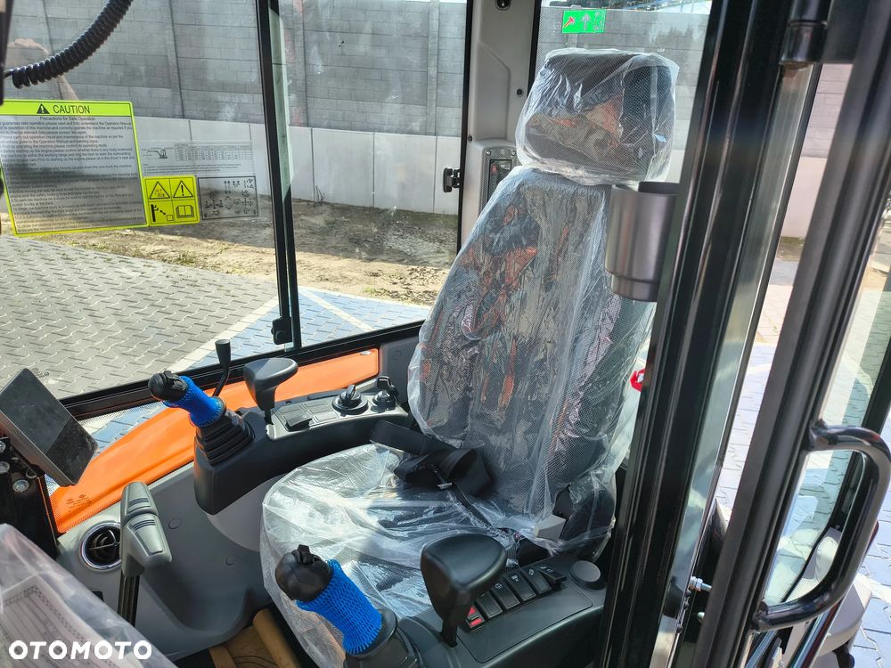 Kubota LONKING CDM6025 - 17