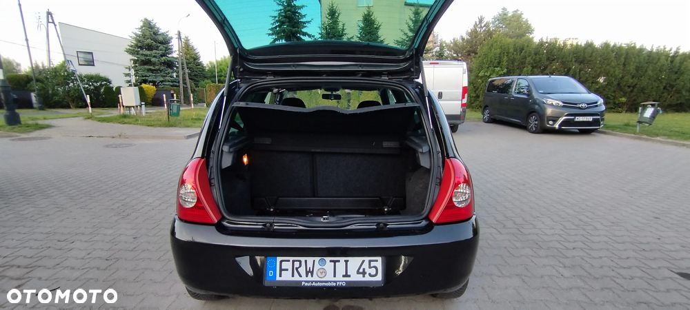 Renault Clio 1.2 16V Campus - 10