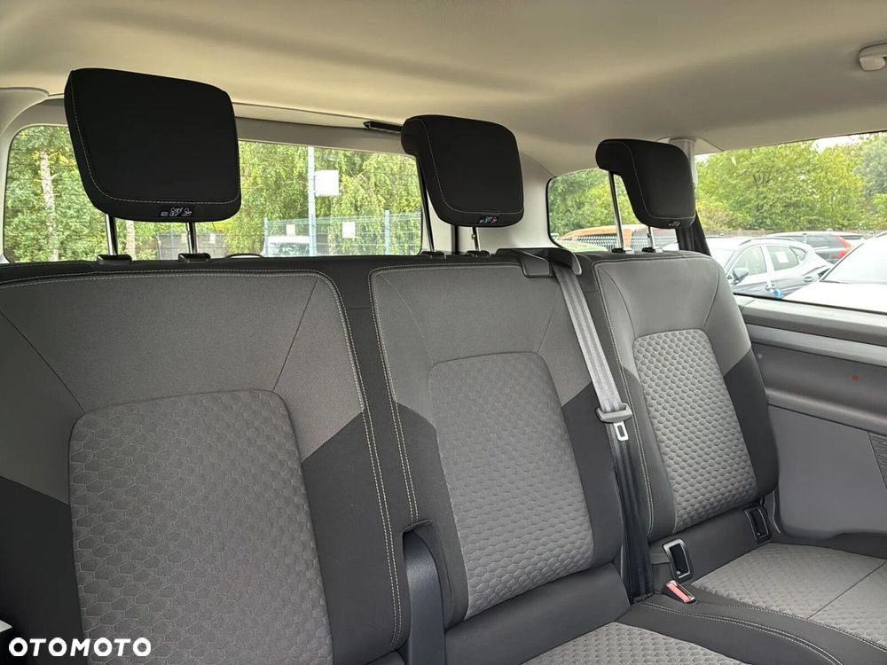 Volkswagen Caravelle - 19