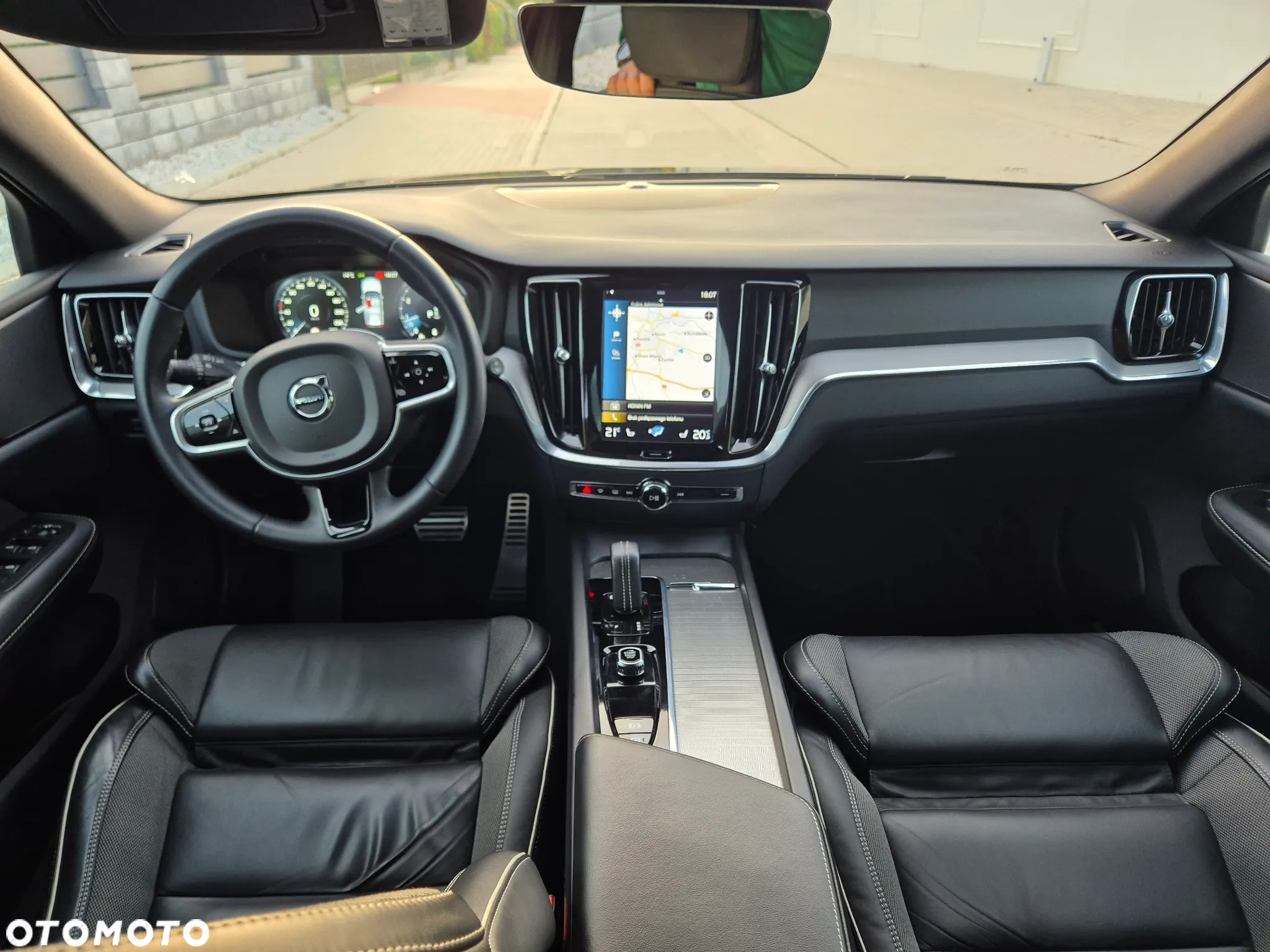 Volvo V60 T4 Momentum Pro - 25
