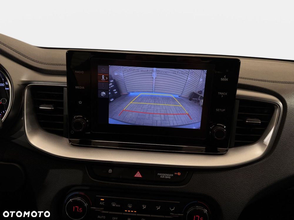 Kia Ceed - 24