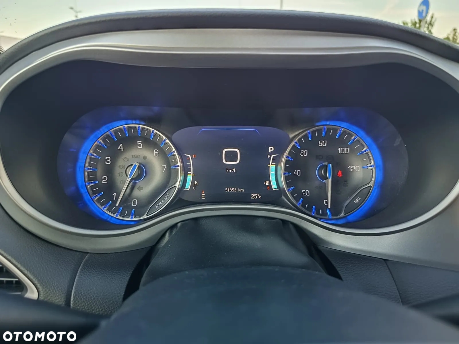Chrysler Pacifica - 32