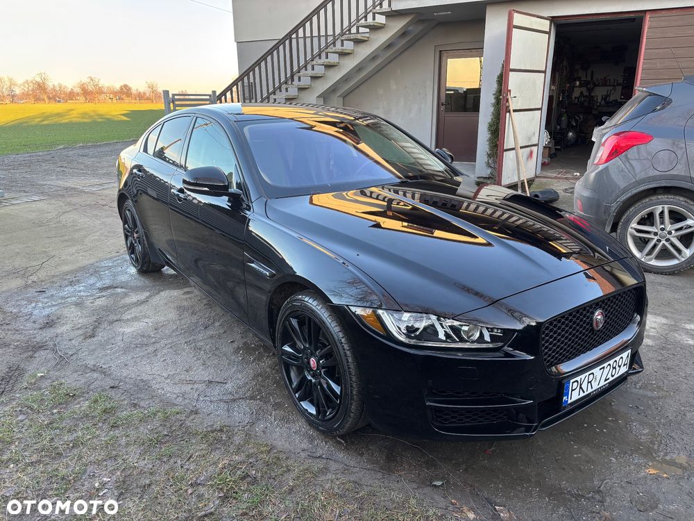 Jaguar XE 2.0 T AWD Prestige - 9
