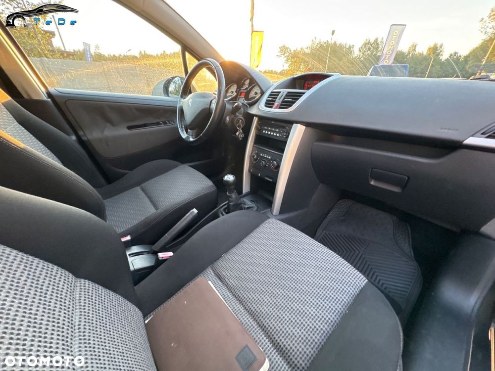Peugeot 207 1.6 VTi Premium - 30