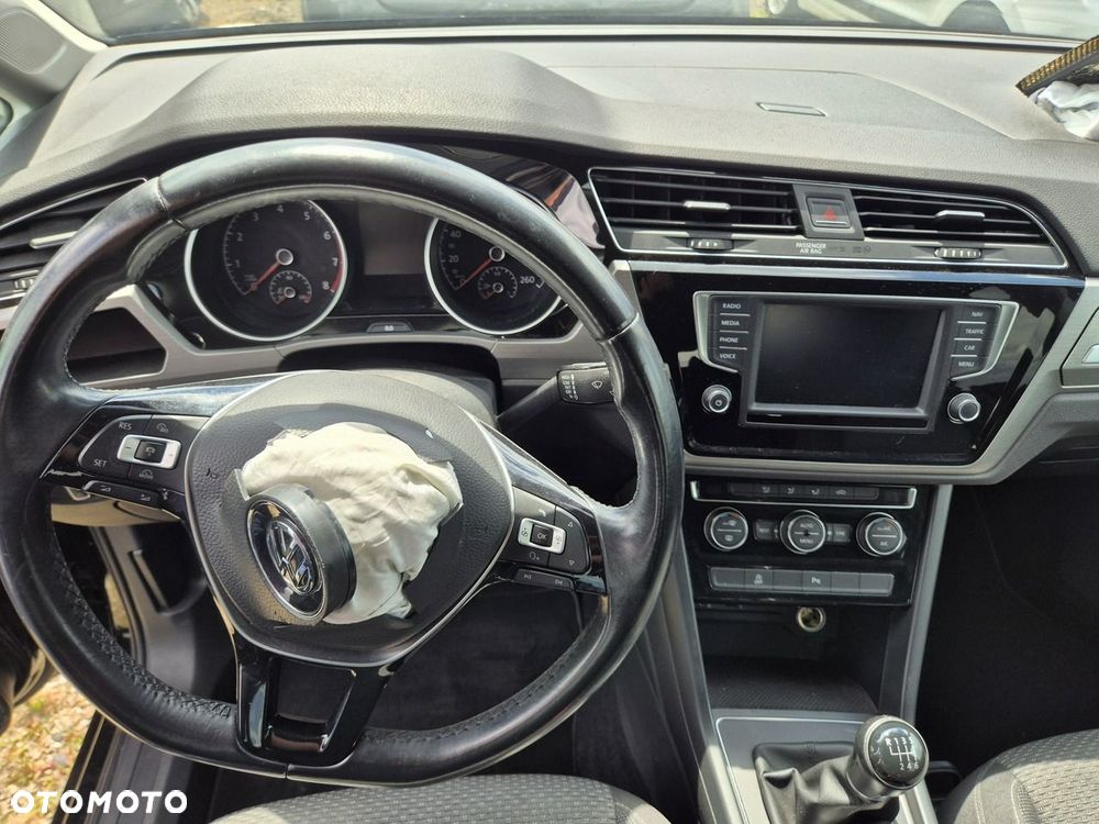 Volkswagen Touran - 9